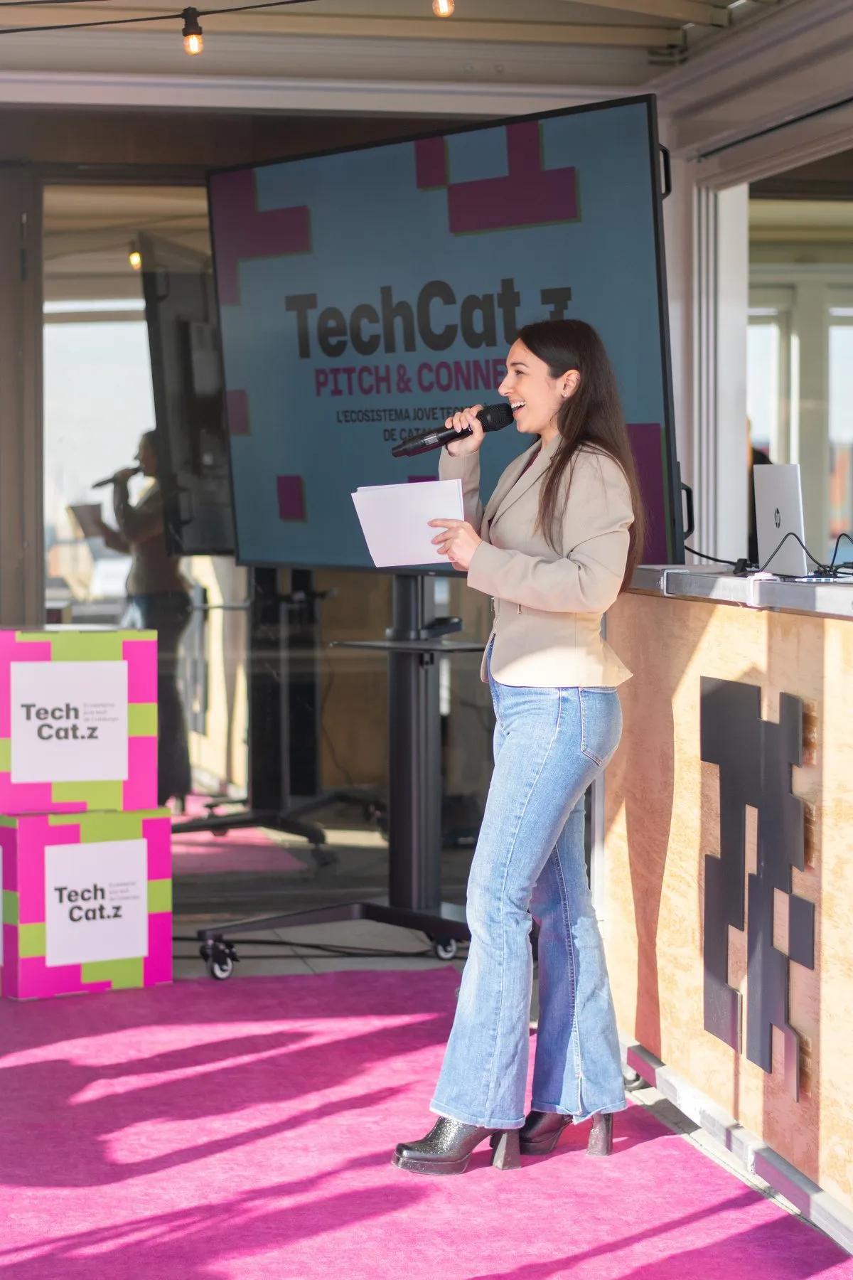 Emma Lladó presentant TechCat de Tech Barcelona